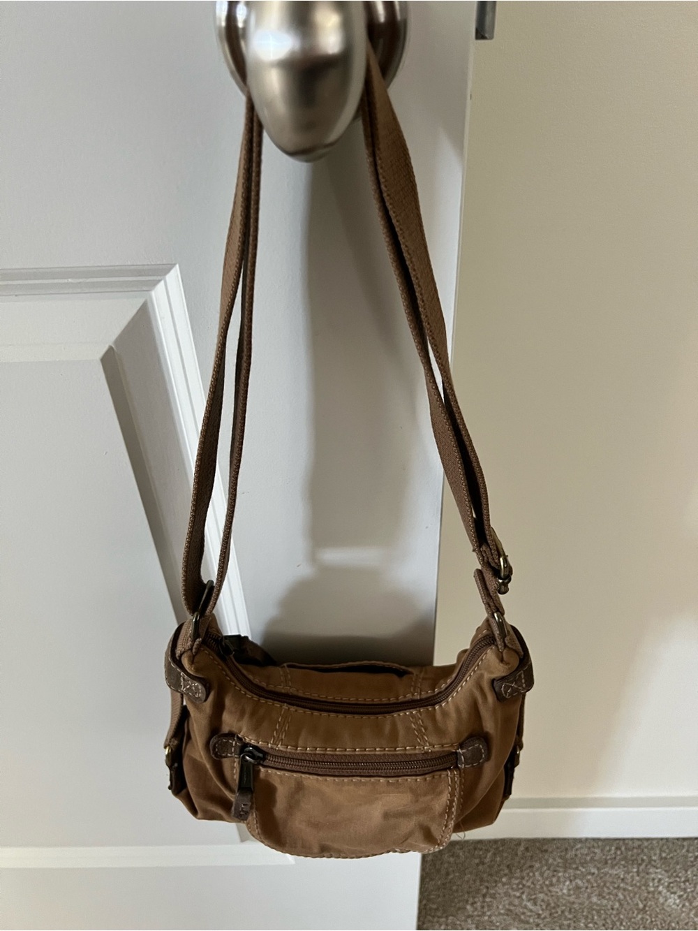 Vintage Fossil Light Brown Crossbody Shoulder Strap with Tassel Accent - Picture 2 of 12